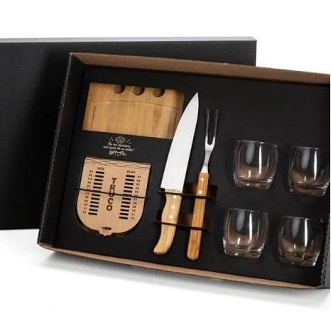 Kit Churrasco, Whisky e Truco 8 Pçs com Jogo de Baralho Personalizado